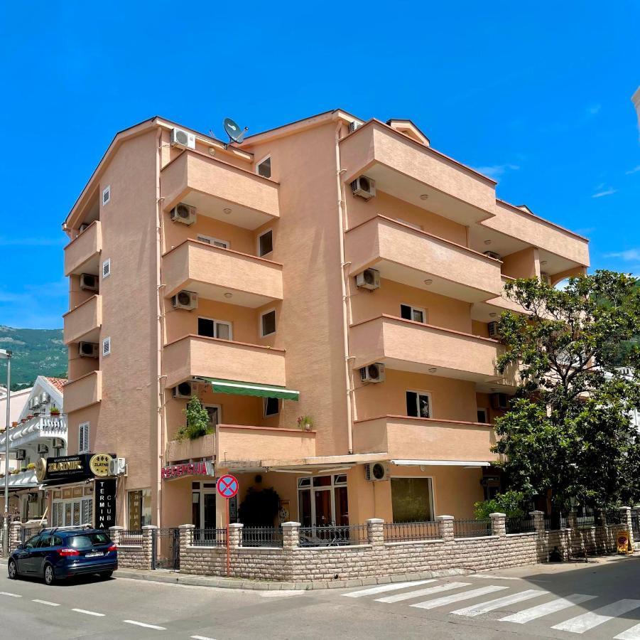 Ns Velji Vinogradi * Budva