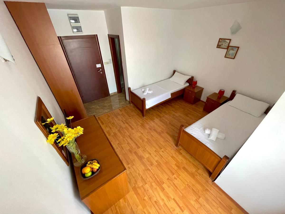 Ns Velji Vinogradi Budva