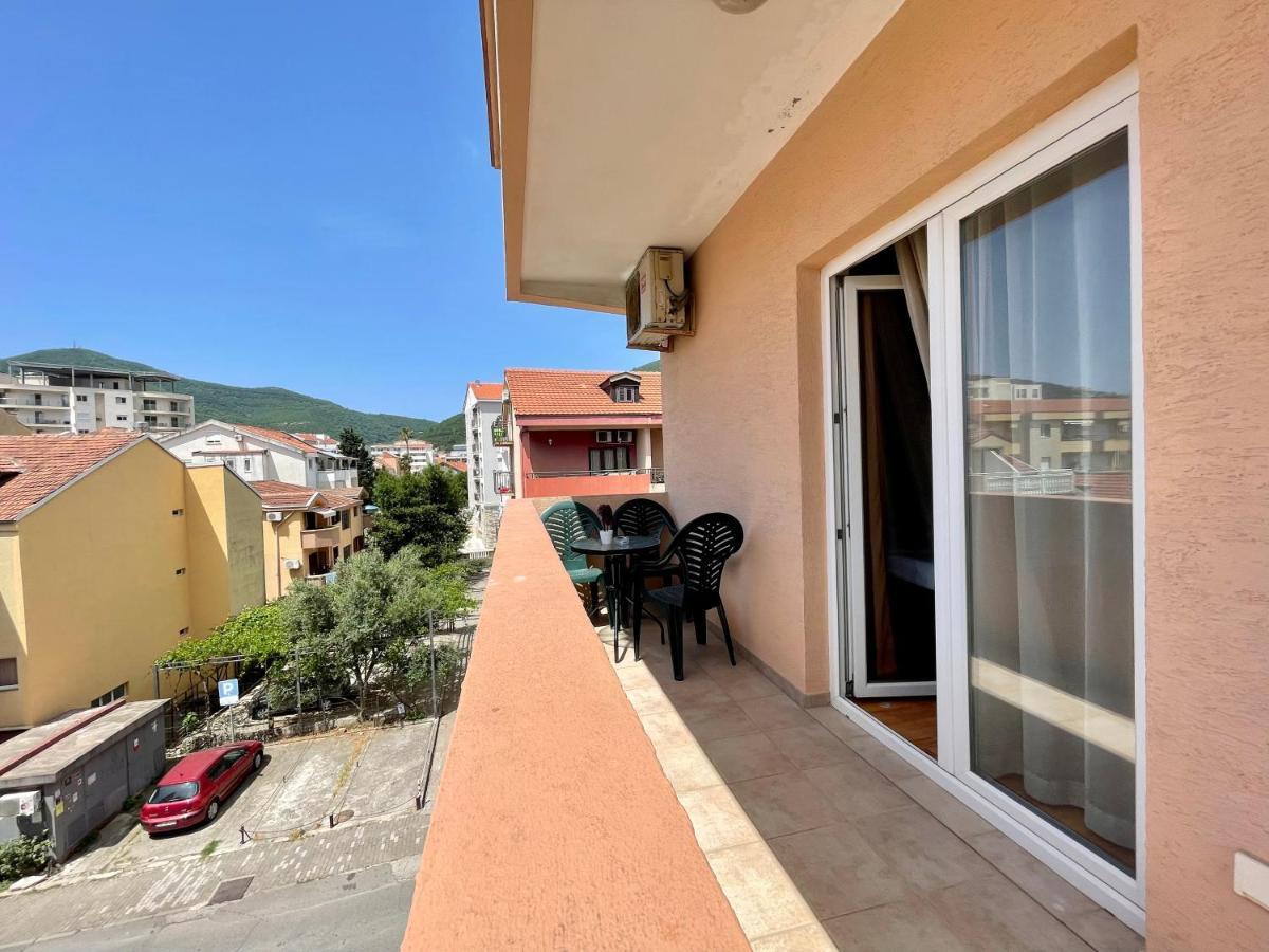 Ns Velji Vinogradi Oda ve Kahvaltı Budva