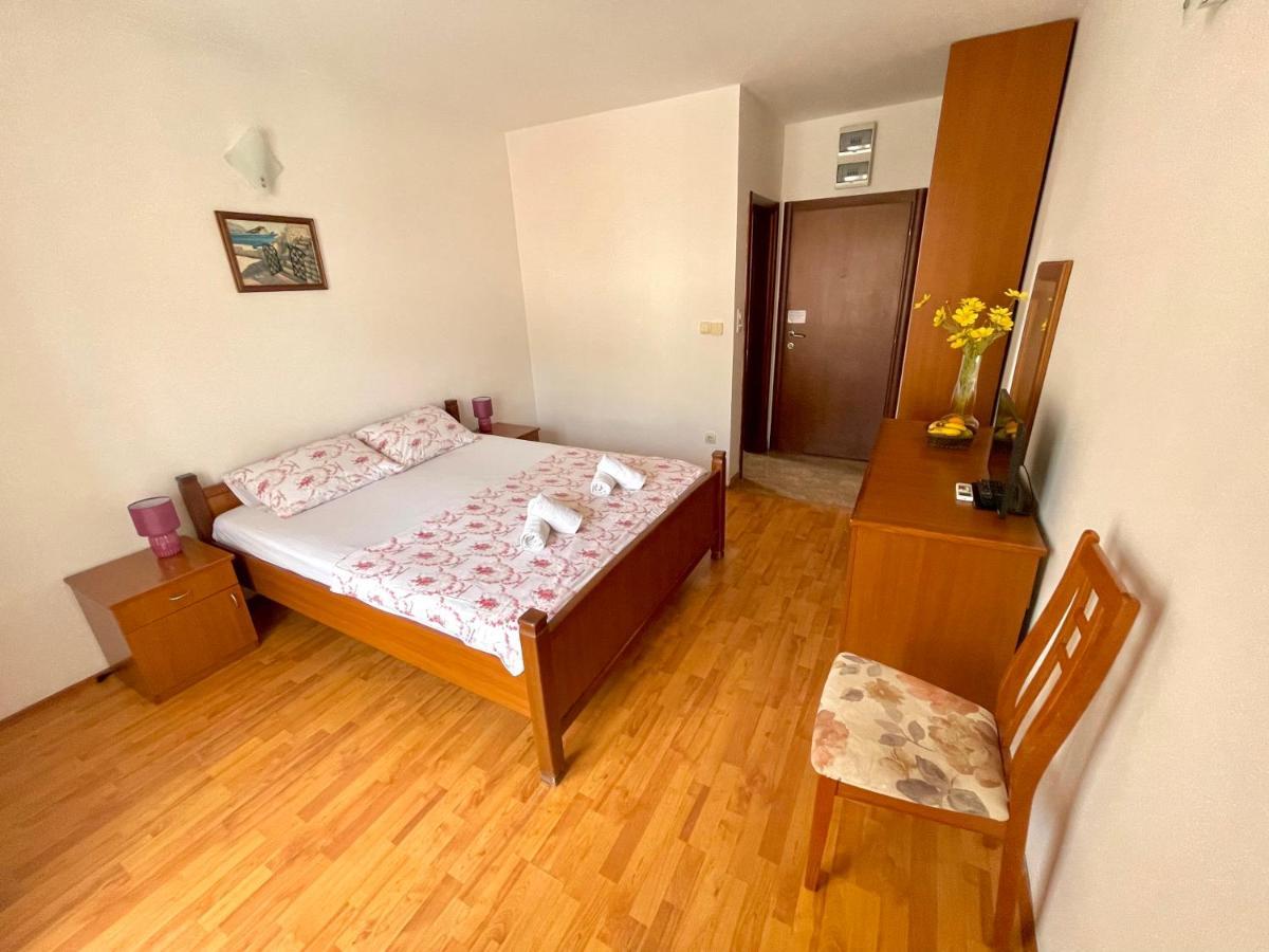 Ns Velji Vinogradi Couette-café *