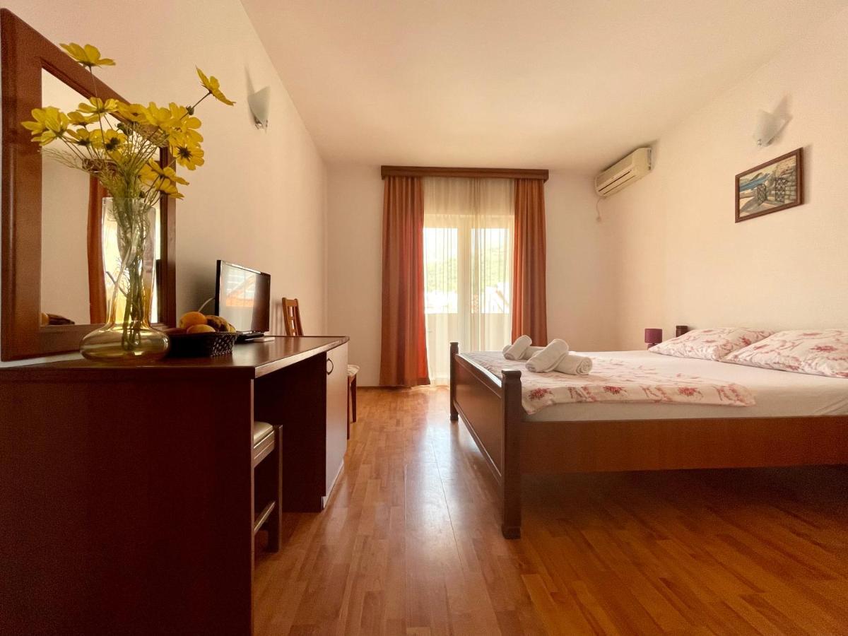 Couette-café Ns Velji Vinogradi *