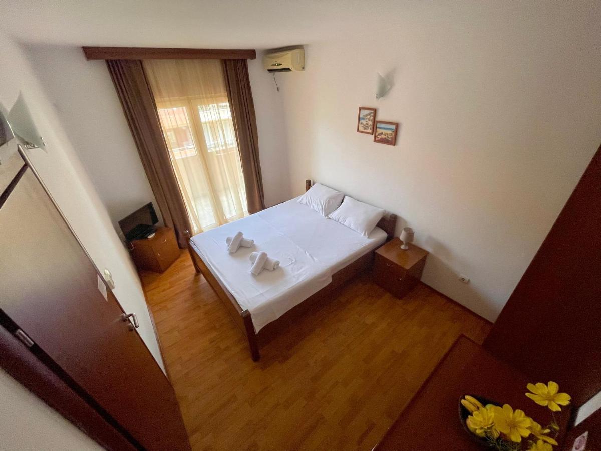 Ns Velji Vinogradi Couette-café *